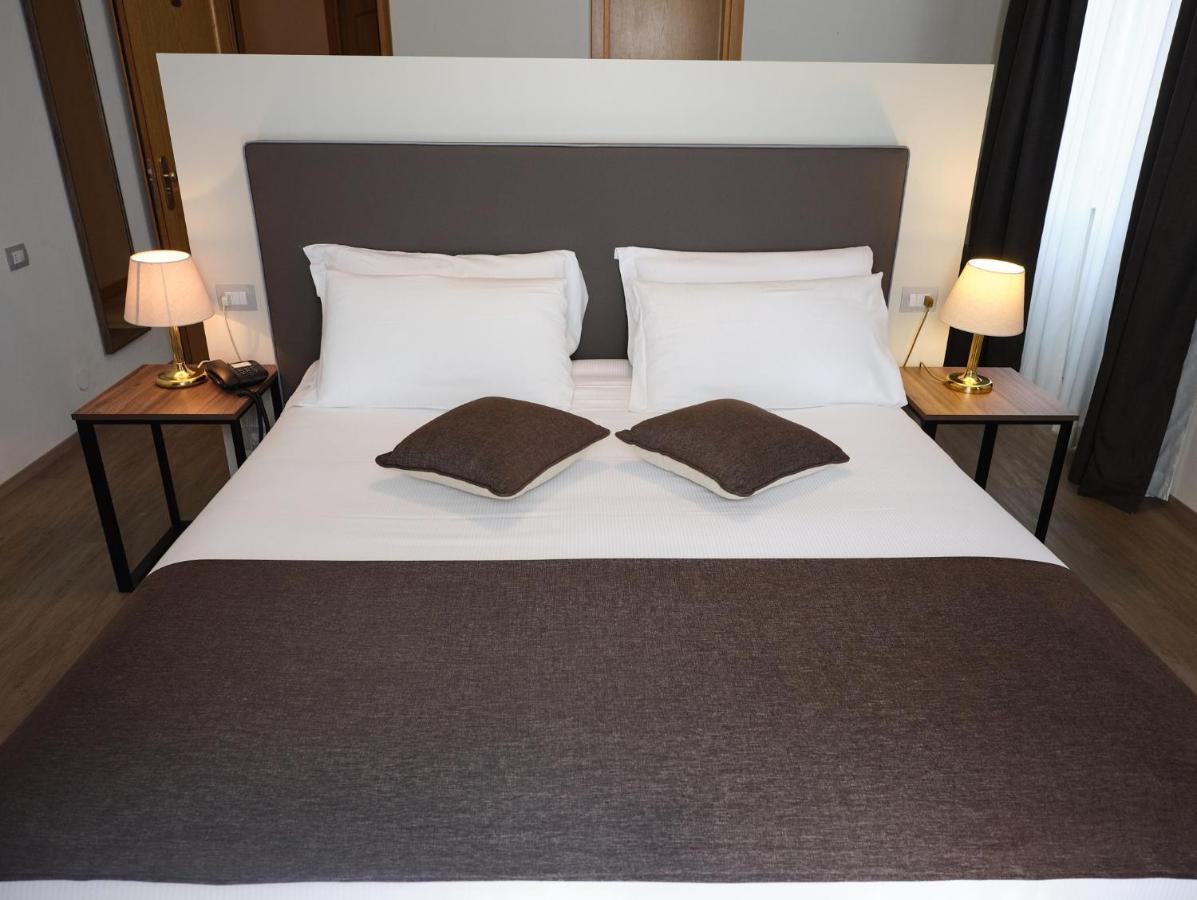 Hotel Ghiffa Ngoại thất bức ảnh